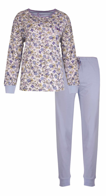 Dames pyjama set met bloemenprint in lichtblauw. Lange mouwen en bijpassende effen broek.