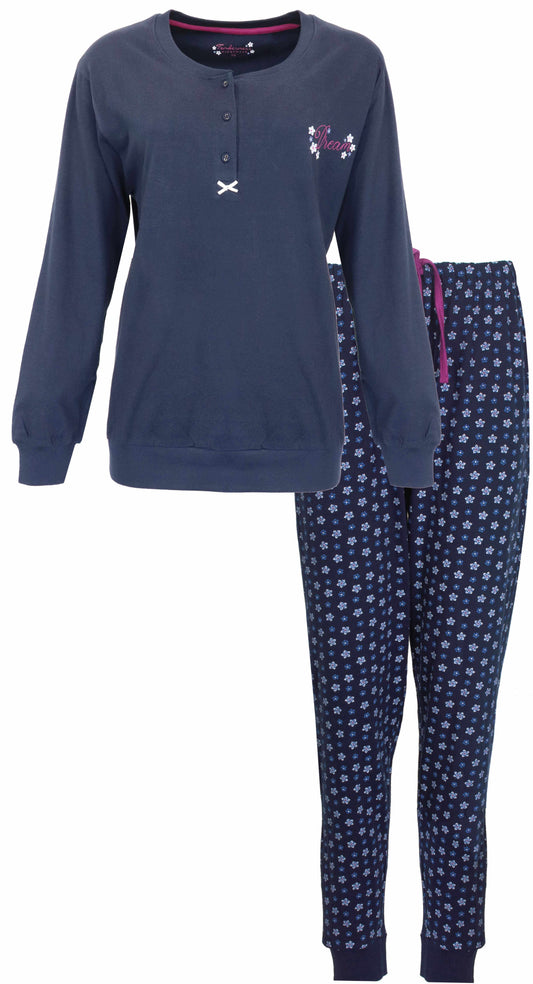 Donkerblauwe dames pyjama met lange mouwen en bloemenprint broek. Shirt met knoopsluiting en 'Dream' borduursel.