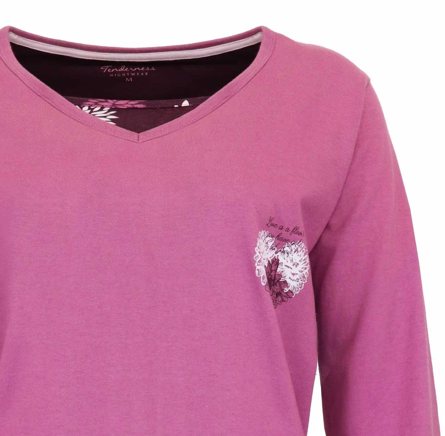 Donkerroze katoenen dames pyjama top met V-hals en klein geborduurd bloemmotief op de borst