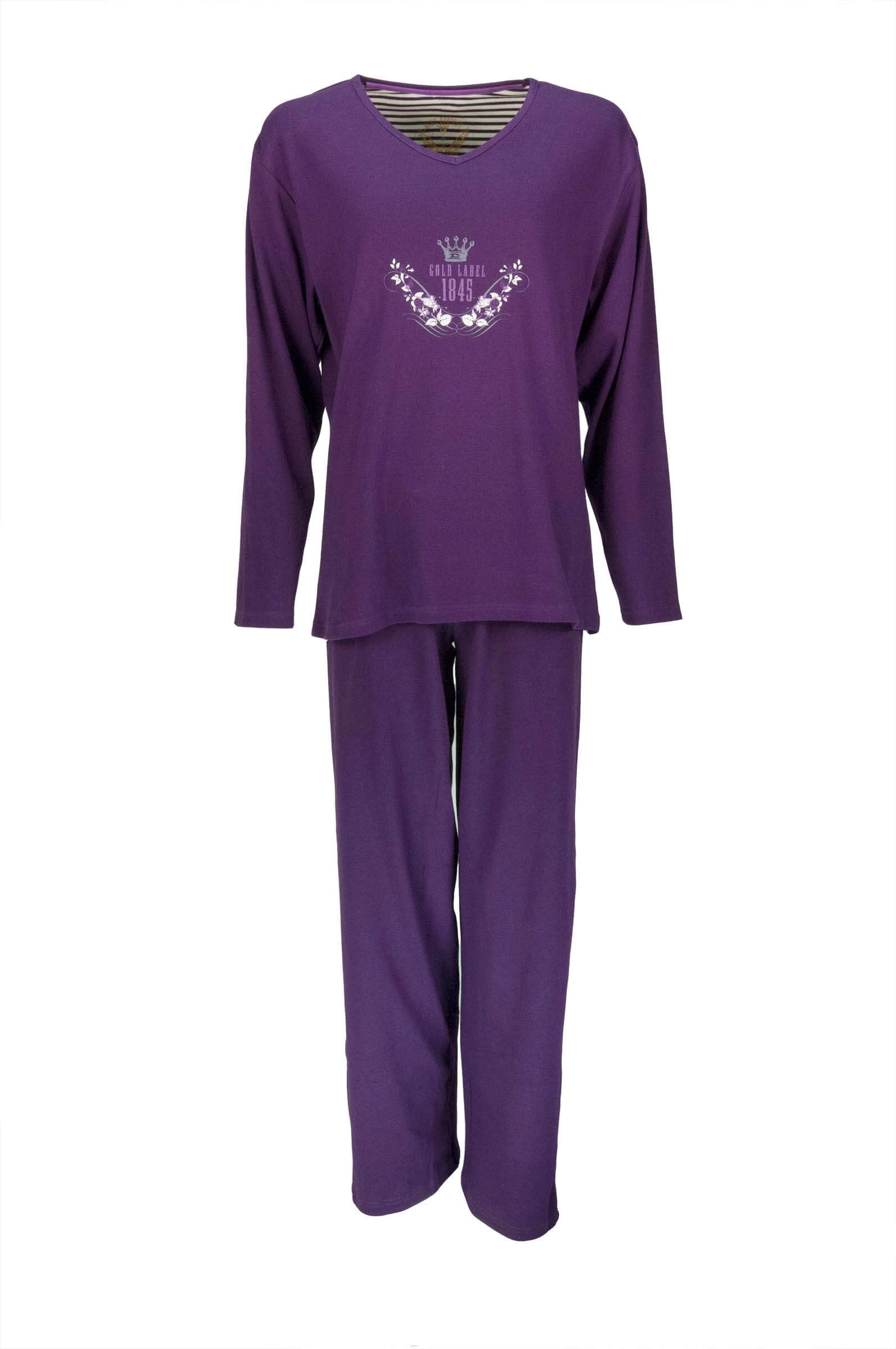 Paarse dames pyjama set met lange mouwen, V-hals en opdruk op de borst. Lange broek met elastische taille.
