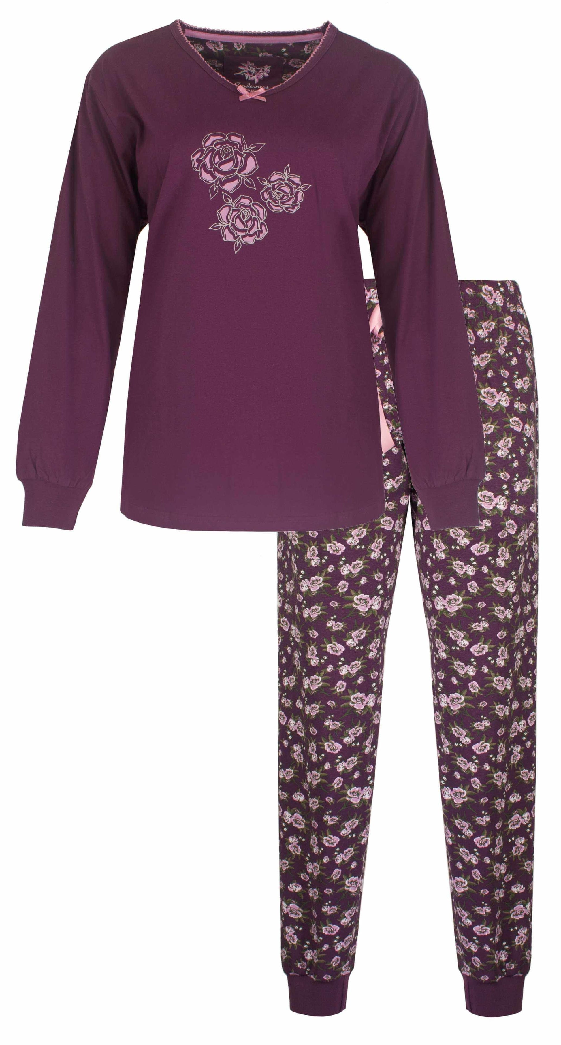 Paarse dames pyjama met lange mouwen en bloemenprint. Shirt met rozenopdruk en bijpassende broek met bloemmotief.