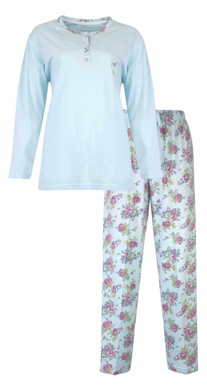 Lichtblauwe dames pyjama met lange mouwen en bloemenprint broek, gemaakt door Tenderness.