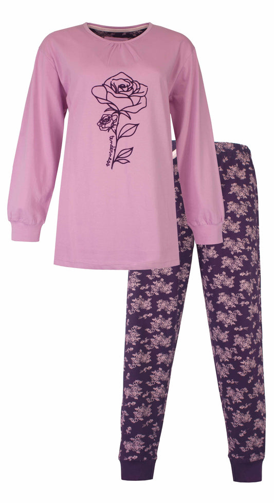Lila dames pyjama met lange mouwen en rozenprint. Bovenstuk met rozenafbeelding, broek met bloemenmotief.