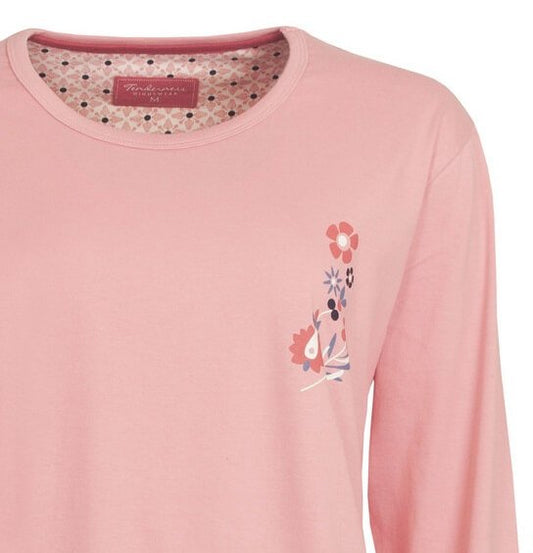 Roze dames pyjama met ronde hals en klein bloemenpatroon op de borst. Gemaakt van katoen.